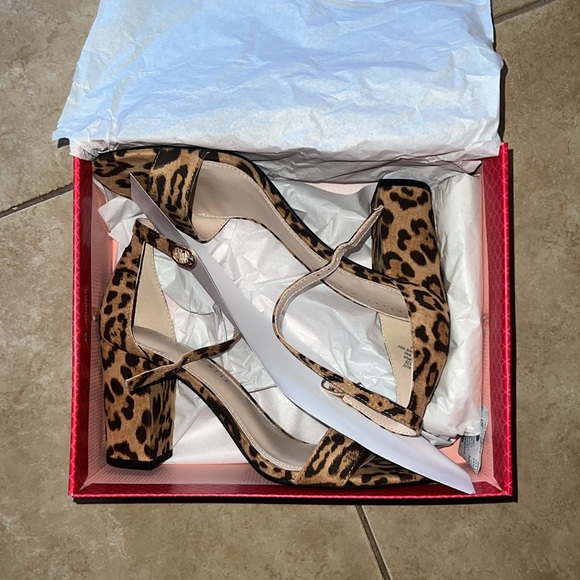 Kelly & Katie Hailee Leopard Heels - Picture 3 of 9